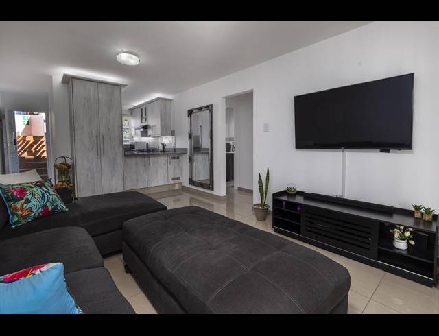 2 BEDROOM APARTMENT TO LET IN GLENWOOD